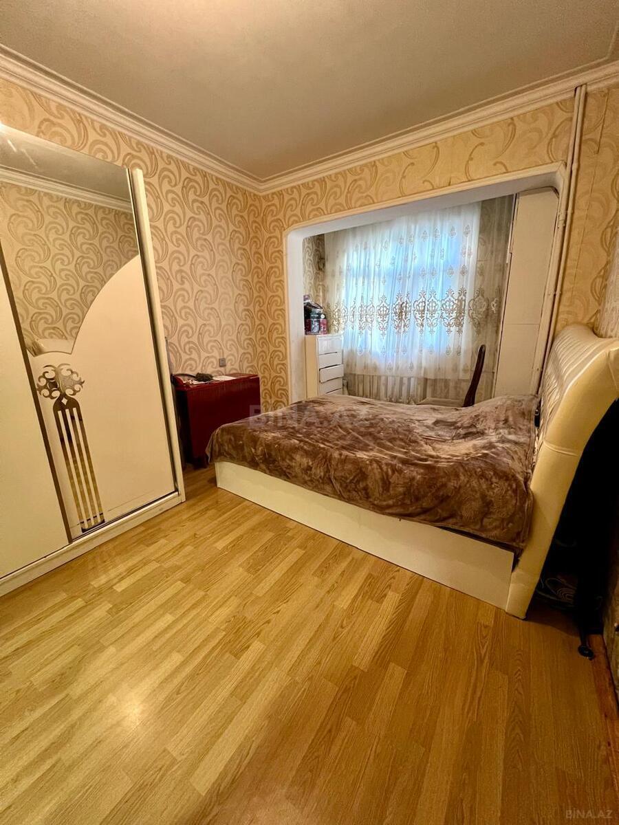 3 otaqlı Köhnə tikili, Bakıxanov q., Bakı
