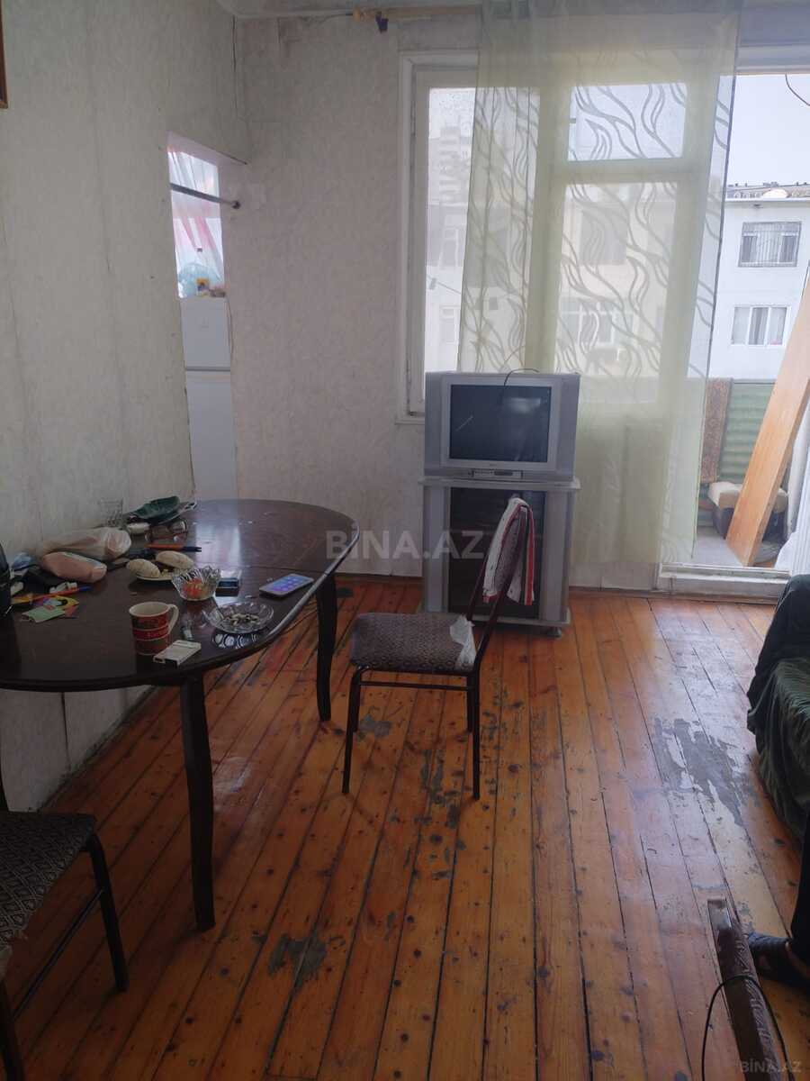 3 otaqlı Köhnə tikili, Memar Əcəmi m., Bakı