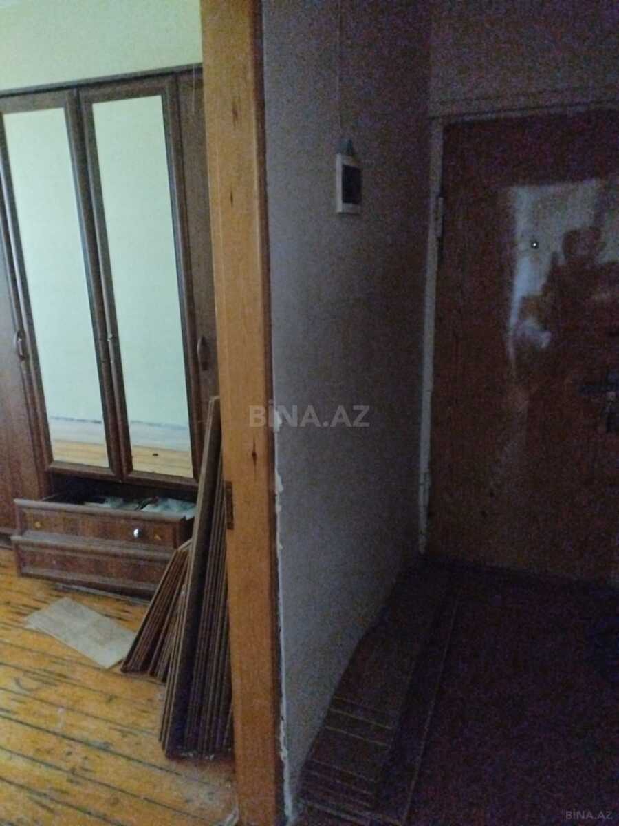 3 otaqlı Köhnə tikili, Memar Əcəmi m., Bakı