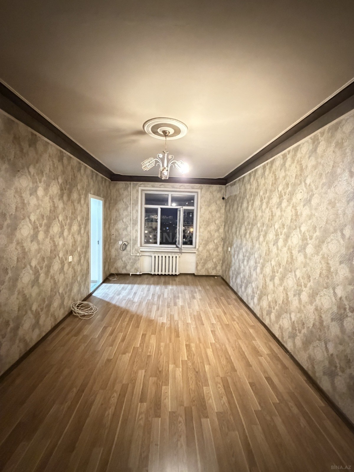 3 otaqlı Köhnə tikili, Xalqlar Dostluğu m., Bakı
