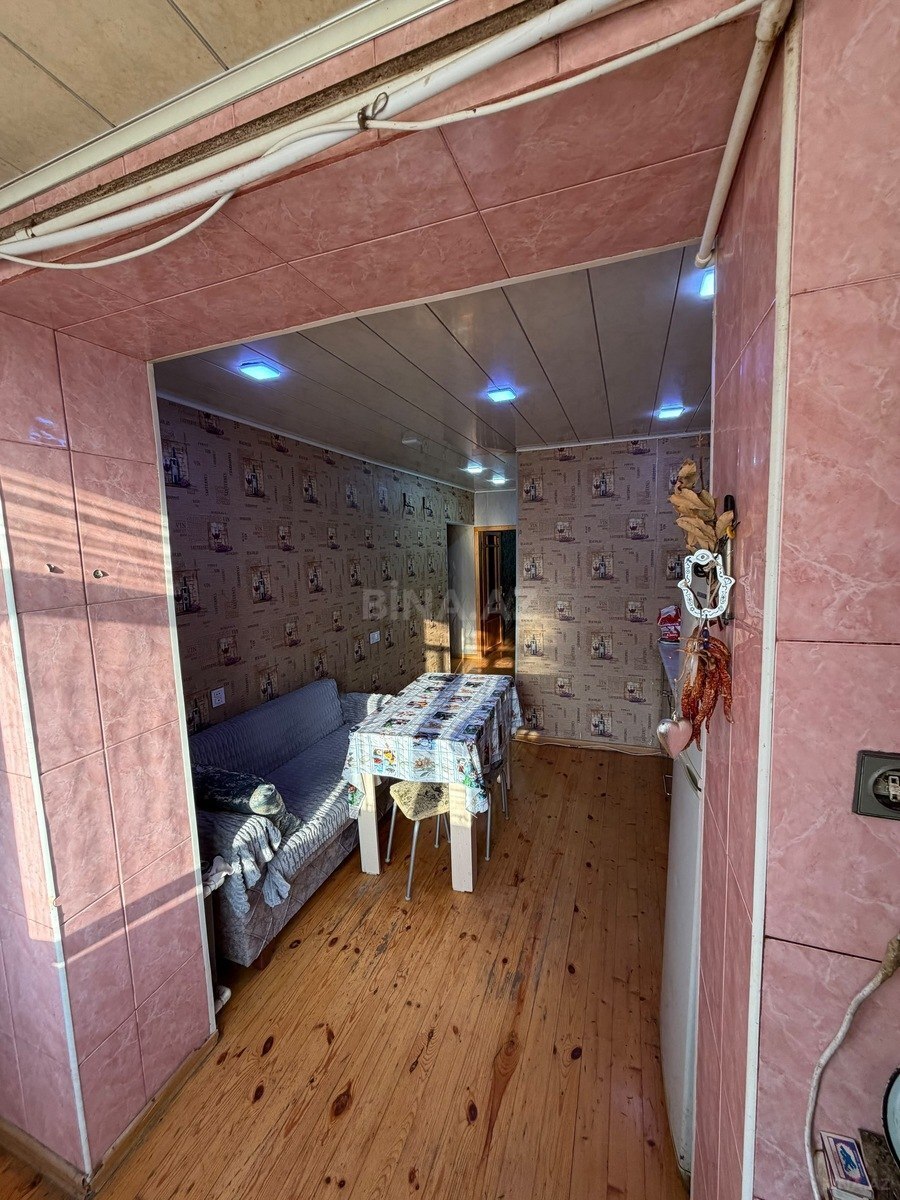 4 otaqlı Köhnə tikili, Yeni Günəşli q., Bakı