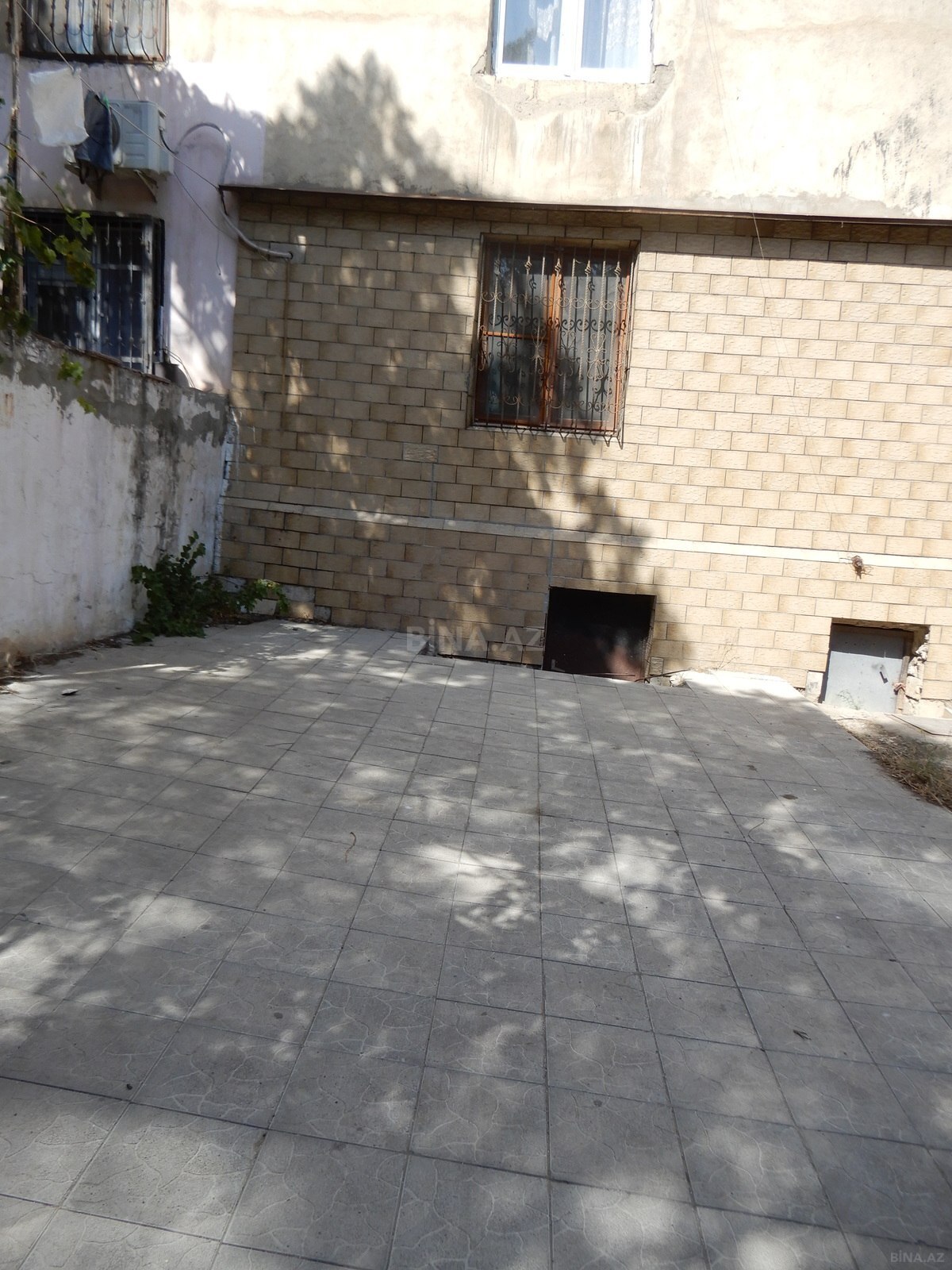 2 otaqlı Köhnə tikili, Qara Qarayev m., Bakı