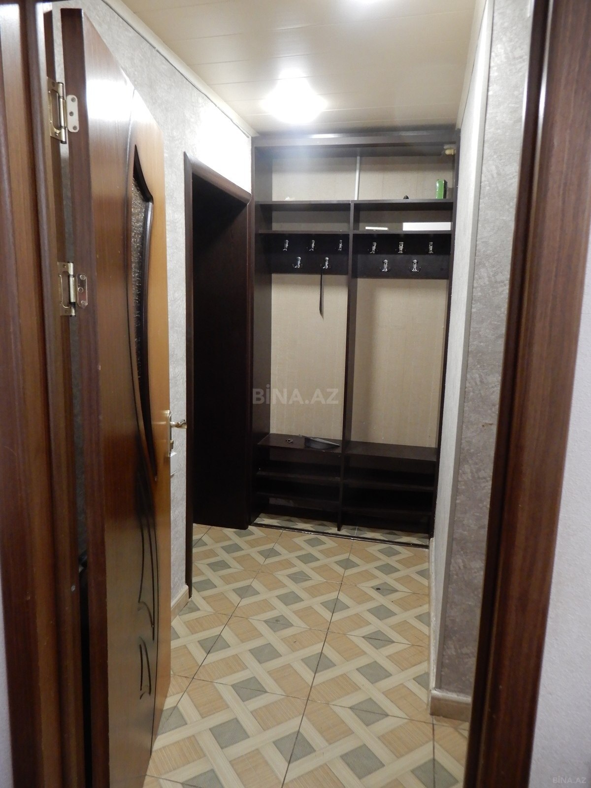 2 otaqlı Köhnə tikili, Qara Qarayev m., Bakı