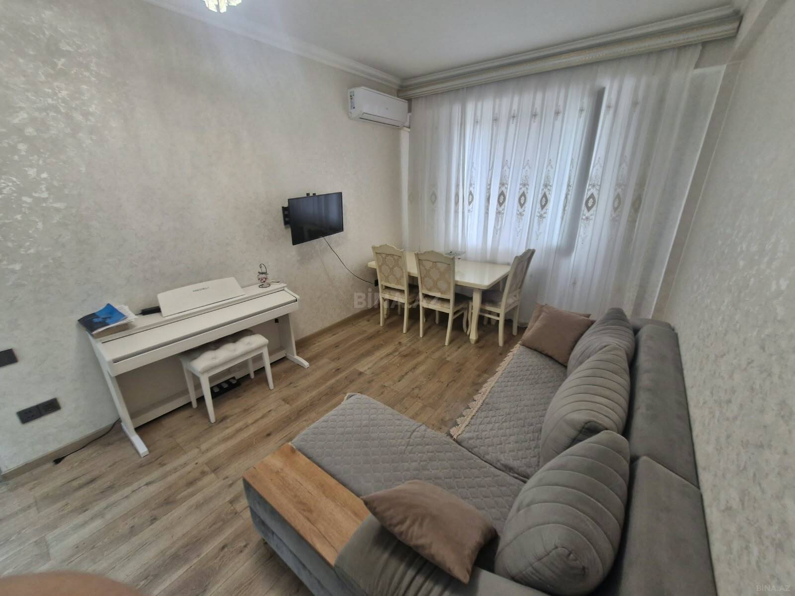 3 otaqlı Yeni tikili, Xırdalan