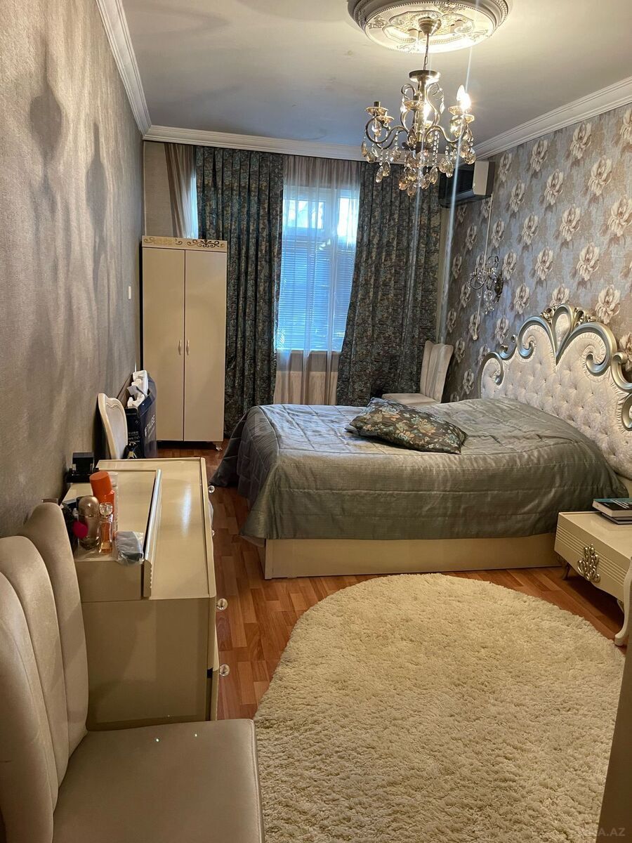 3 otaqlı Köhnə tikili, Memar Əcəmi m., Bakı