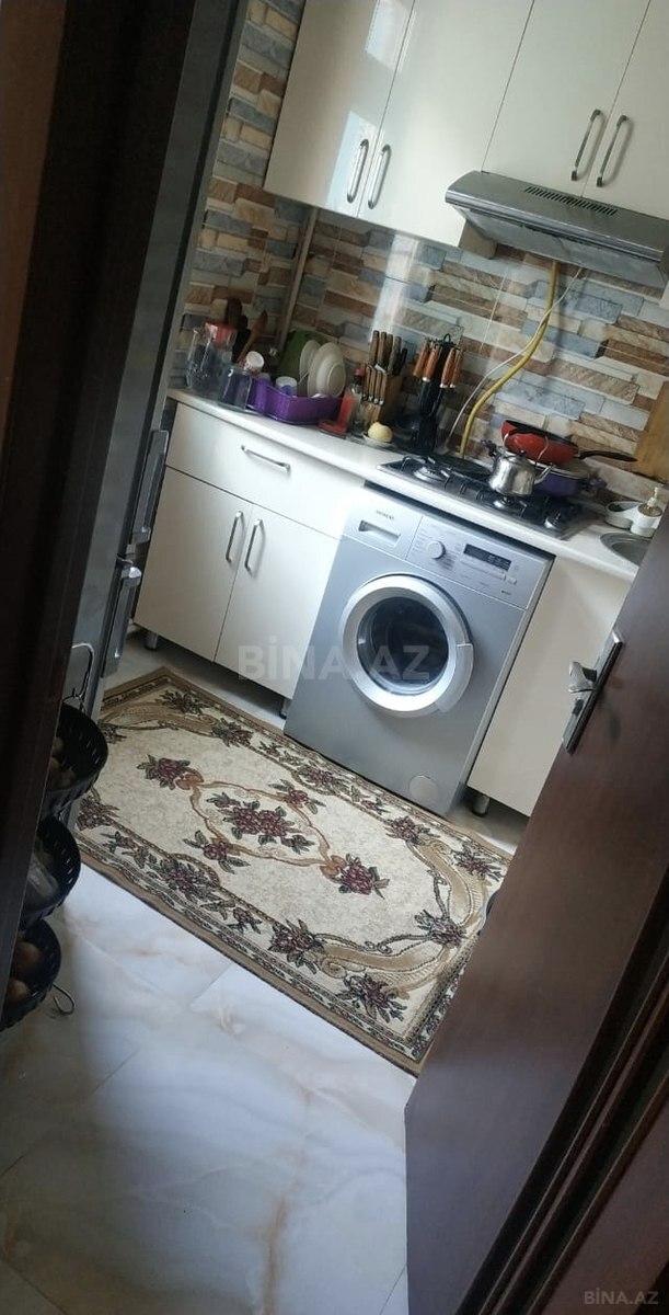 3 otaqlı Köhnə tikili, Memar Əcəmi m., Bakı