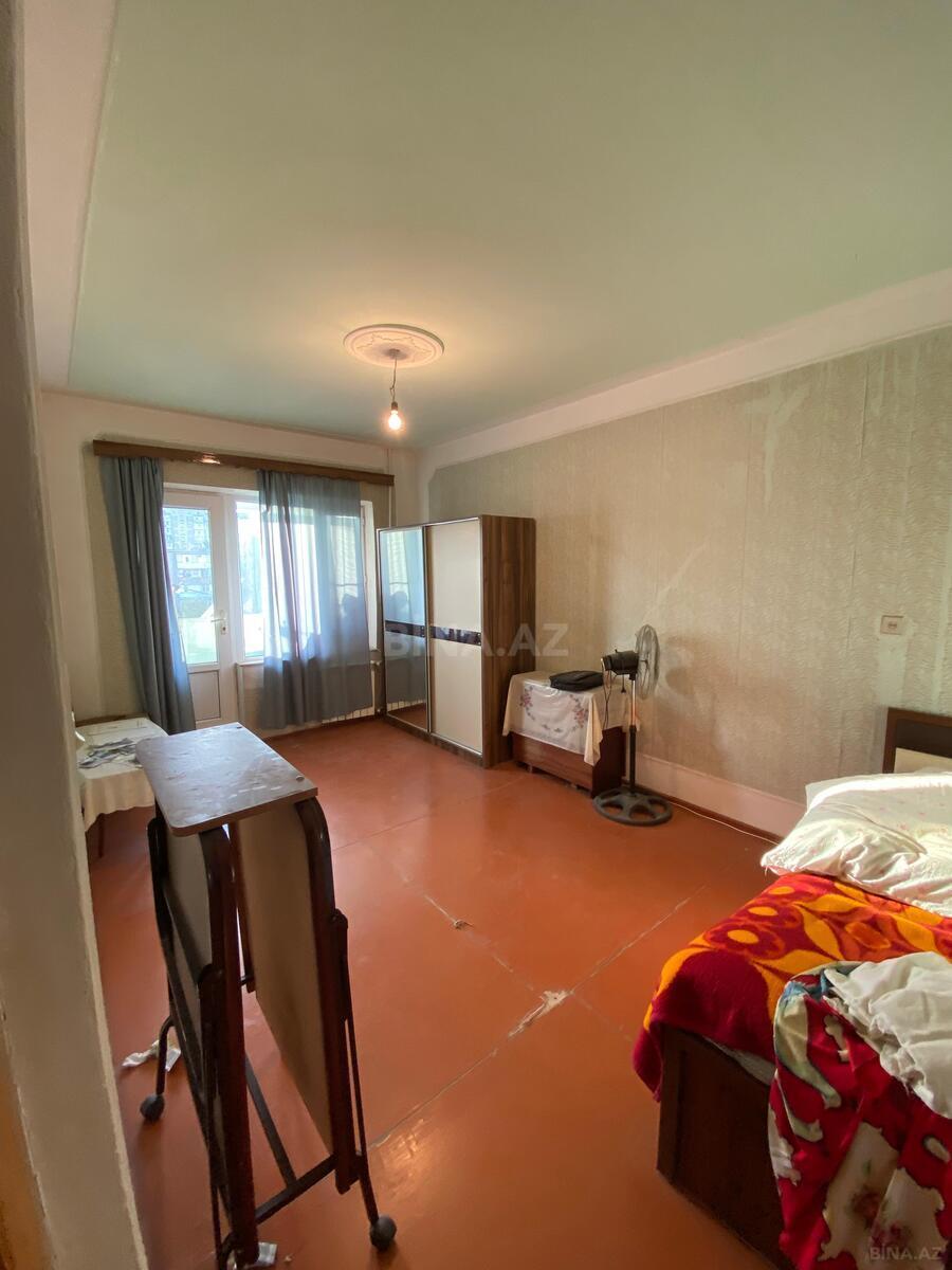 4 otaqlı Köhnə tikili, Qaraçuxur q., Bakı