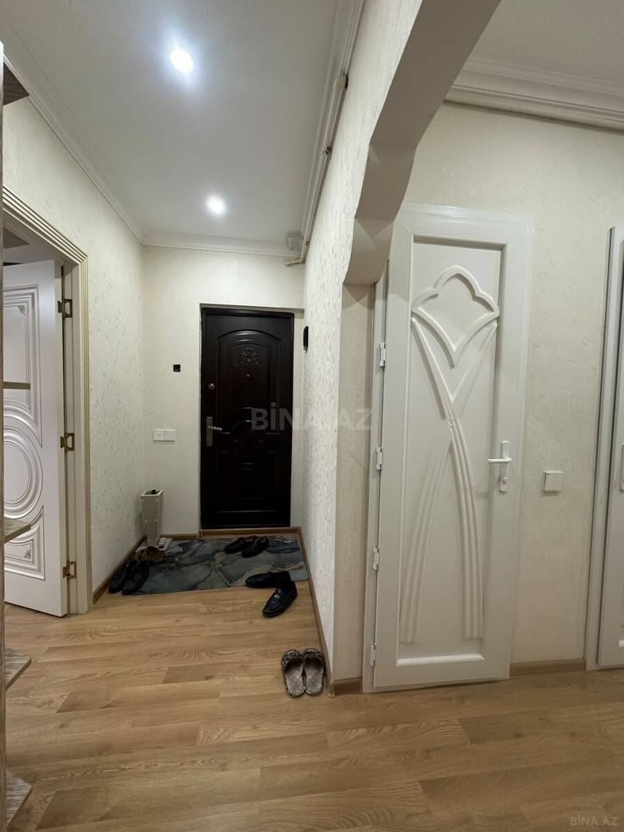 3 otaqlı Köhnə tikili, Bakıxanov q., Bakı