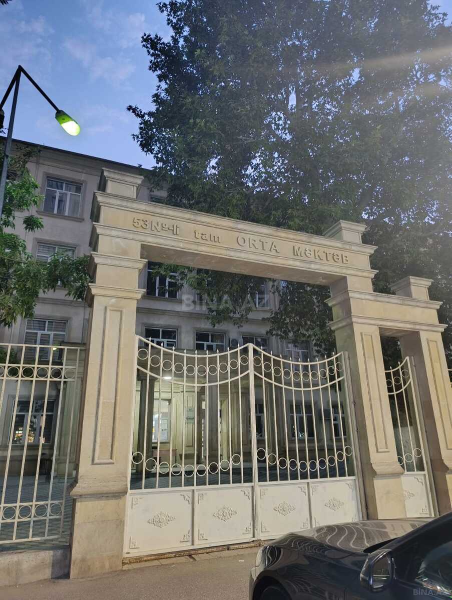 2 otaqlı Köhnə tikili, Elmlər Akademiyası m., Bakı
