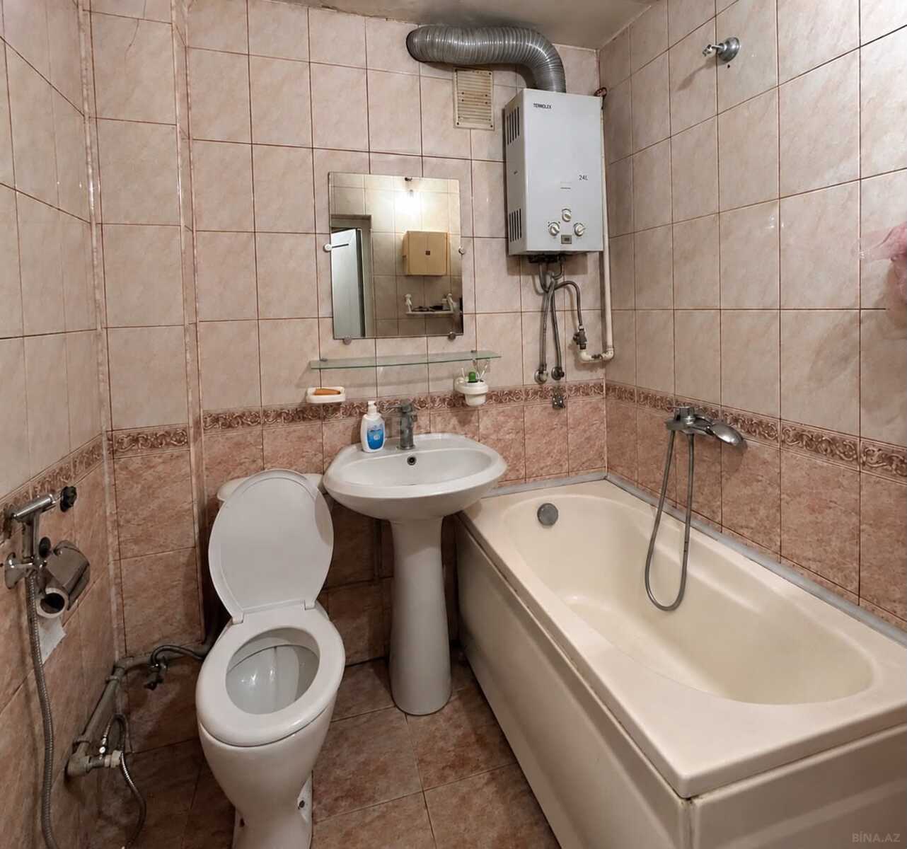 2 otaqlı Köhnə tikili, Elmlər Akademiyası m., Bakı
