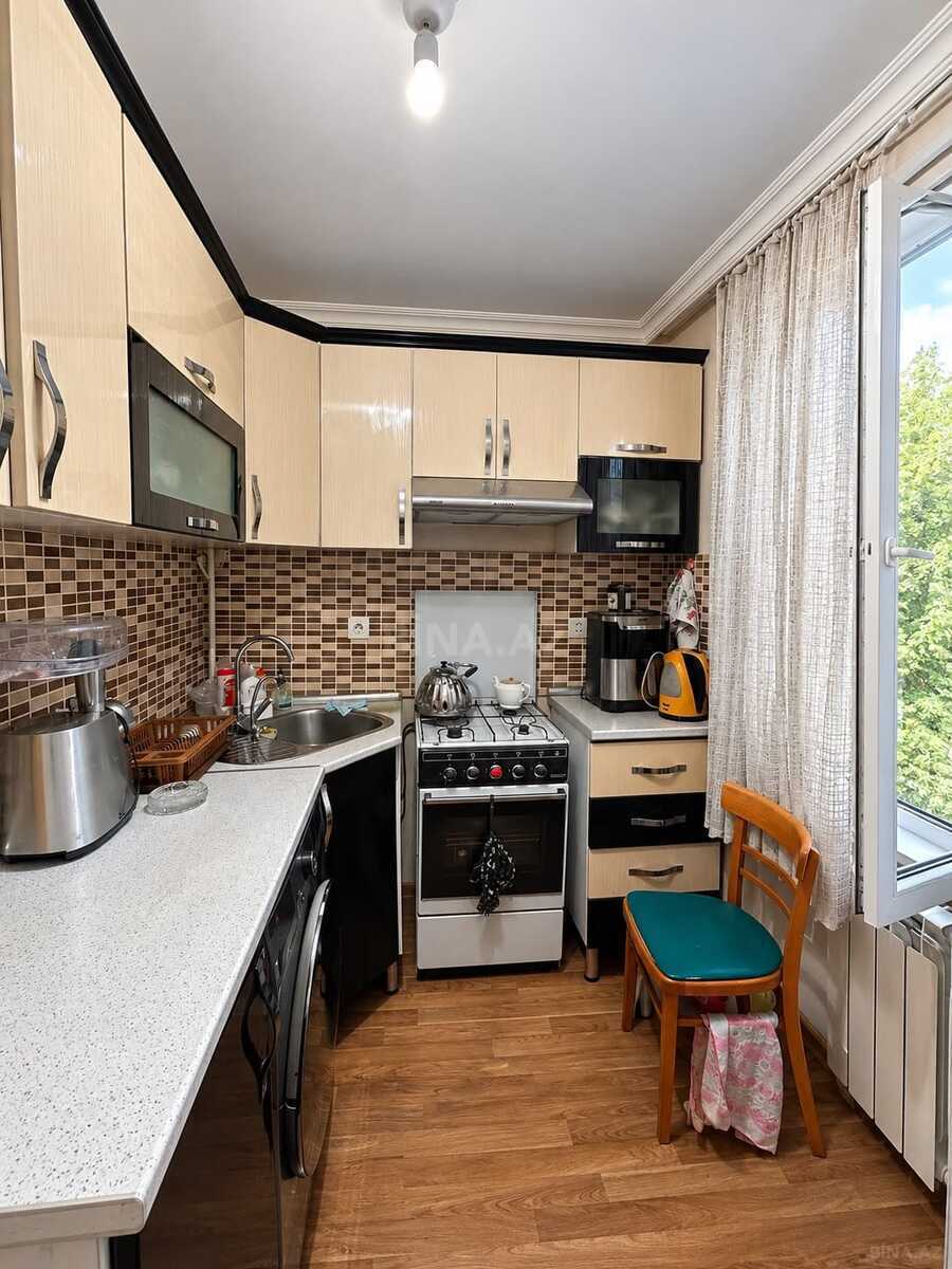 2 otaqlı Köhnə tikili, Elmlər Akademiyası m., Bakı