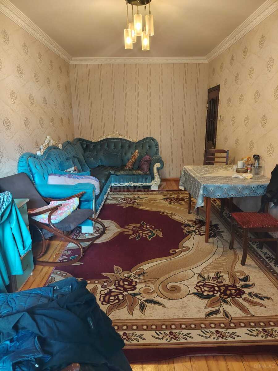3 otaqlı Köhnə tikili, Neftçilər m., Bakı