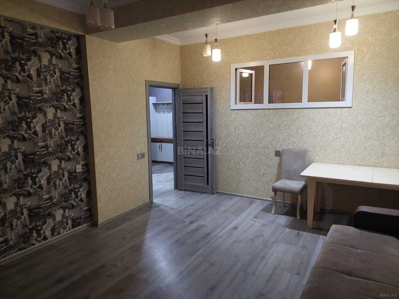 3 otaqlı Yeni tikili, Xırdalan