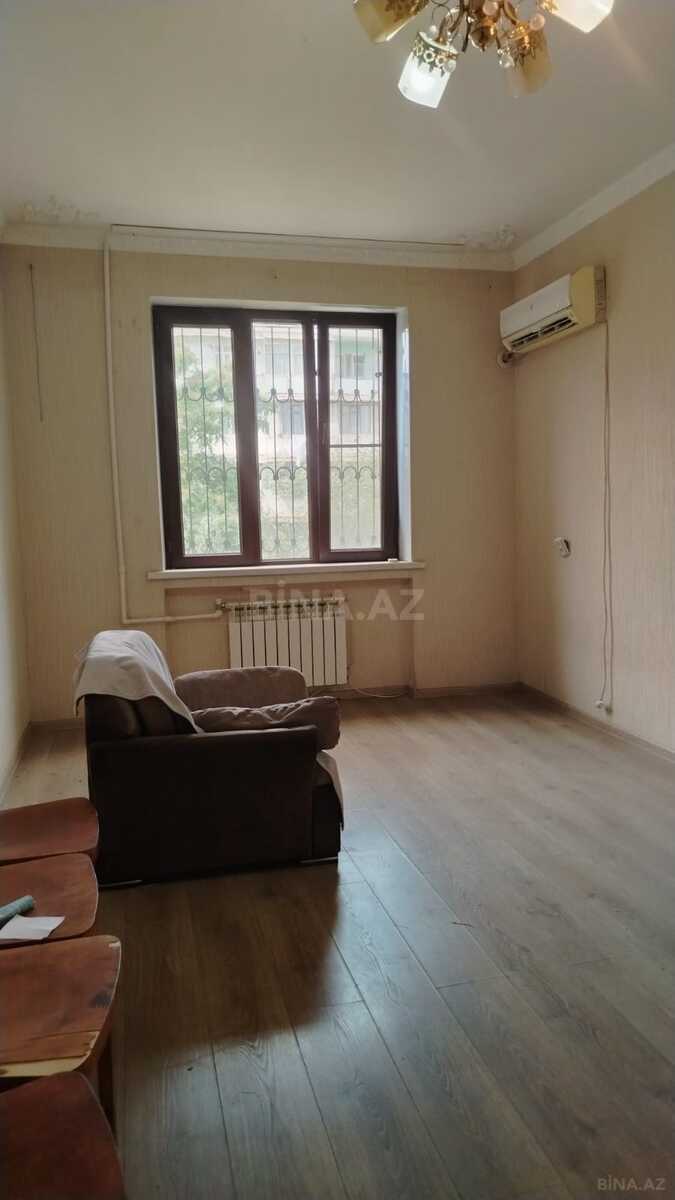 2 otaqlı Köhnə tikili, Bakıxanov q., Bakı