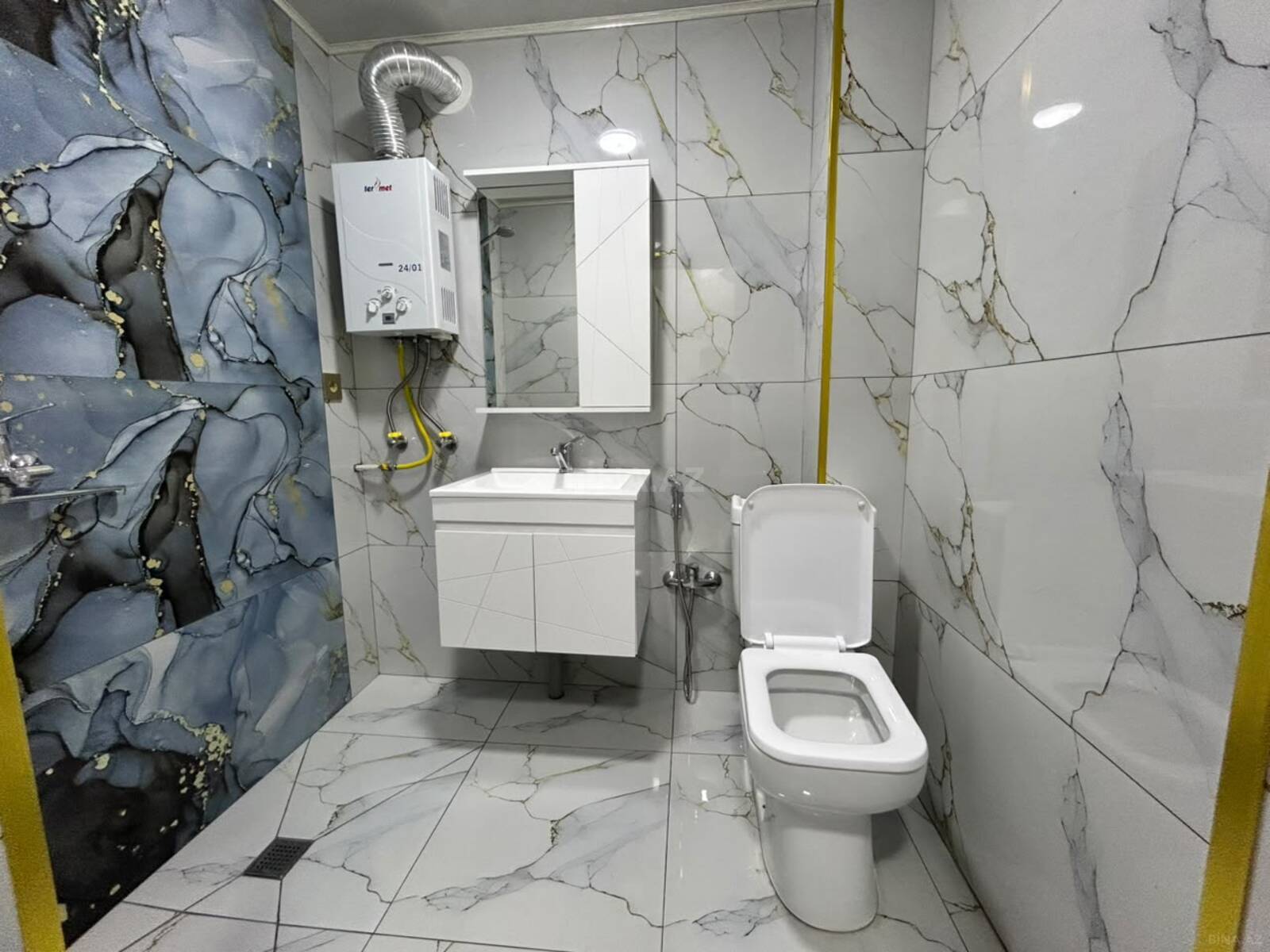 2 otaqlı Köhnə tikili, Qara Qarayev m., Bakı