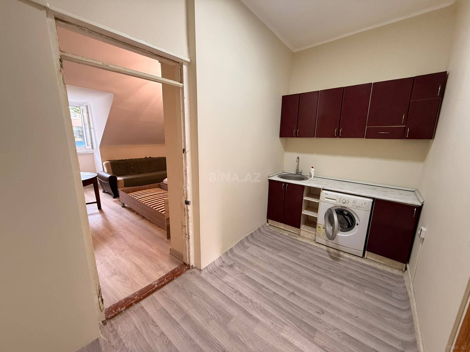 2 otaqlı Köhnə tikili, 28 May m., Bakı