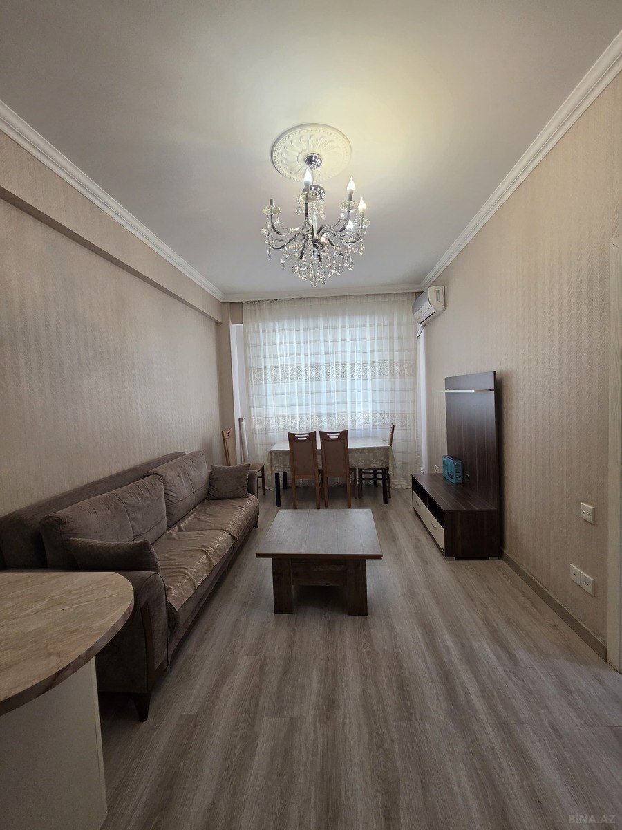 3 otaqlı Yeni tikili, Xırdalan