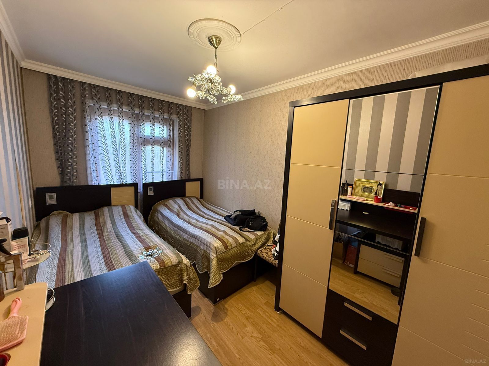 4 otaqlı Köhnə tikili, Xalqlar Dostluğu m., Bakı