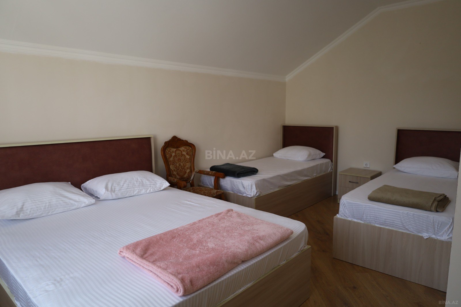 6 otaqlı Həyət evi/Bağ evi, Qax