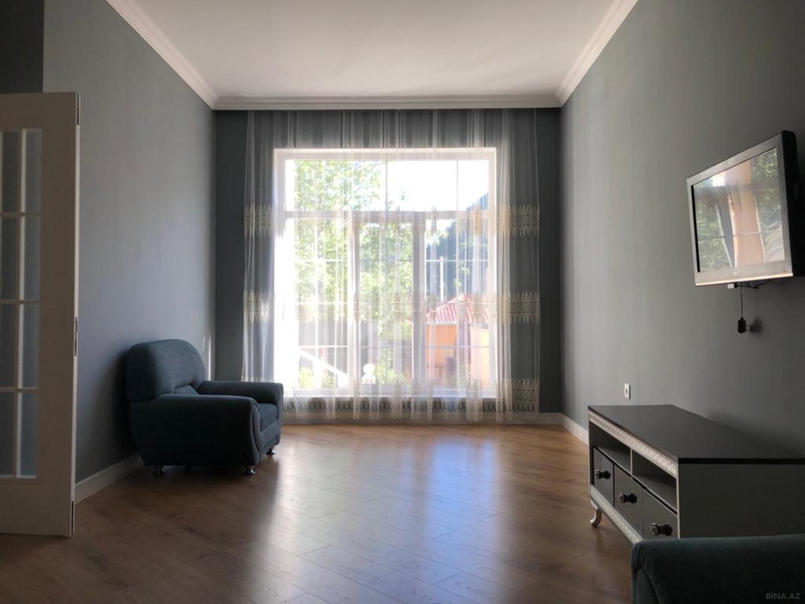 6 otaqlı Həyət evi/Bağ evi, Qax