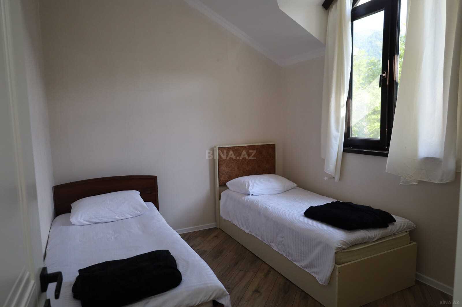 6 otaqlı Həyət evi/Bağ evi, Qax