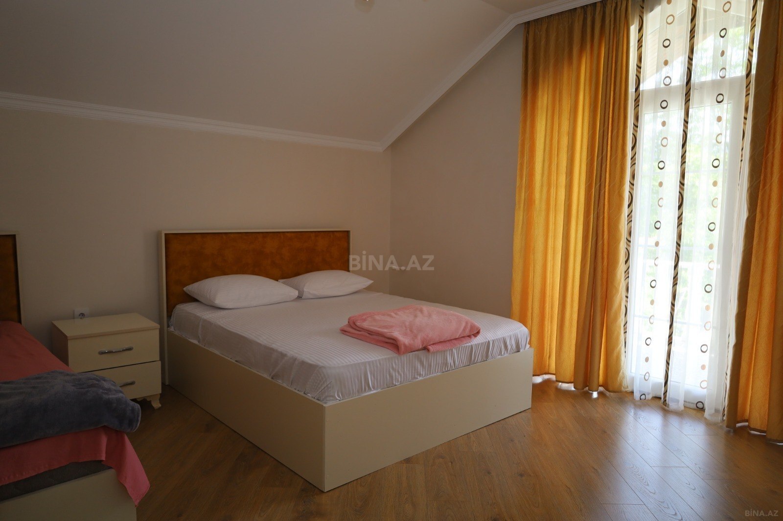 6 otaqlı Həyət evi/Bağ evi, Qax