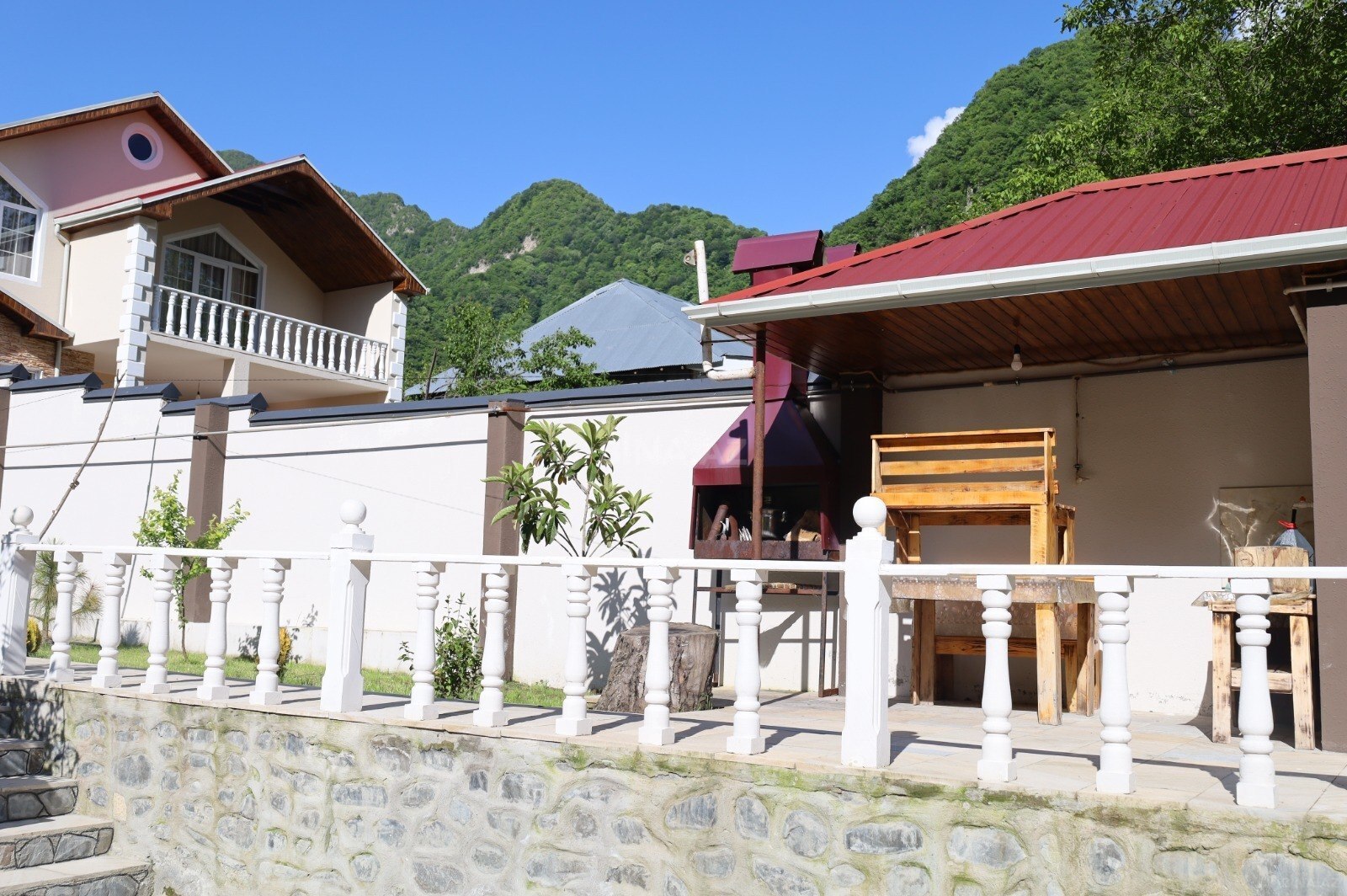 6 otaqlı Həyət evi/Bağ evi, Qax