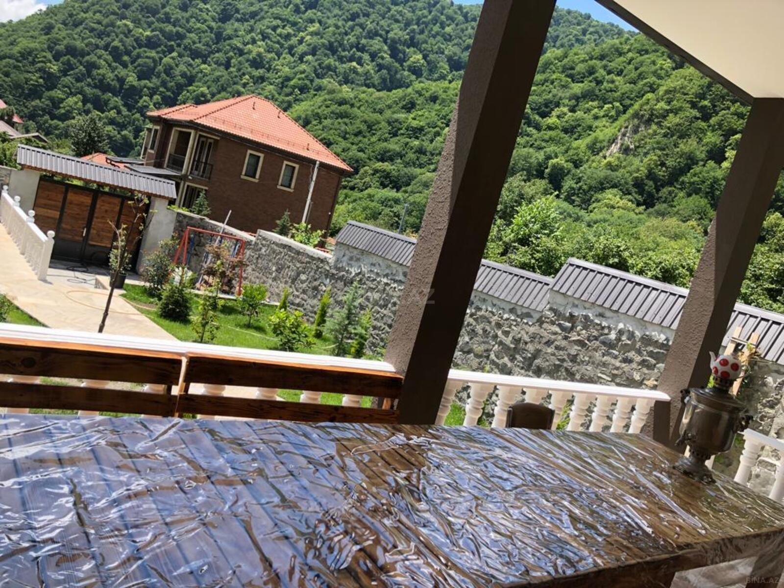 7 otaqlı Həyət evi/Bağ evi, Qax