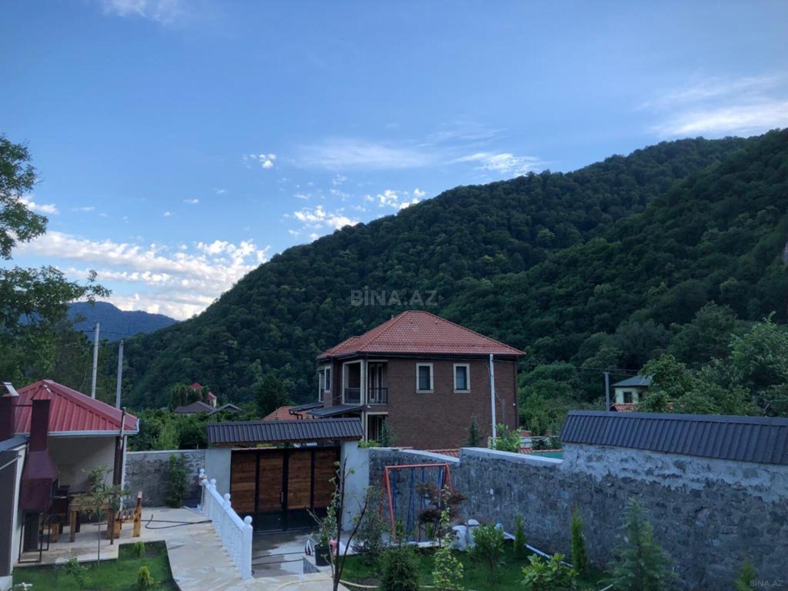 7 otaqlı Həyət evi/Bağ evi, Qax