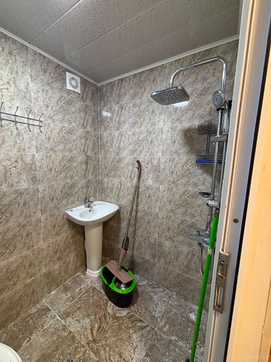 2 otaqlı Köhnə tikili, Elmlər Akademiyası m., Bakı