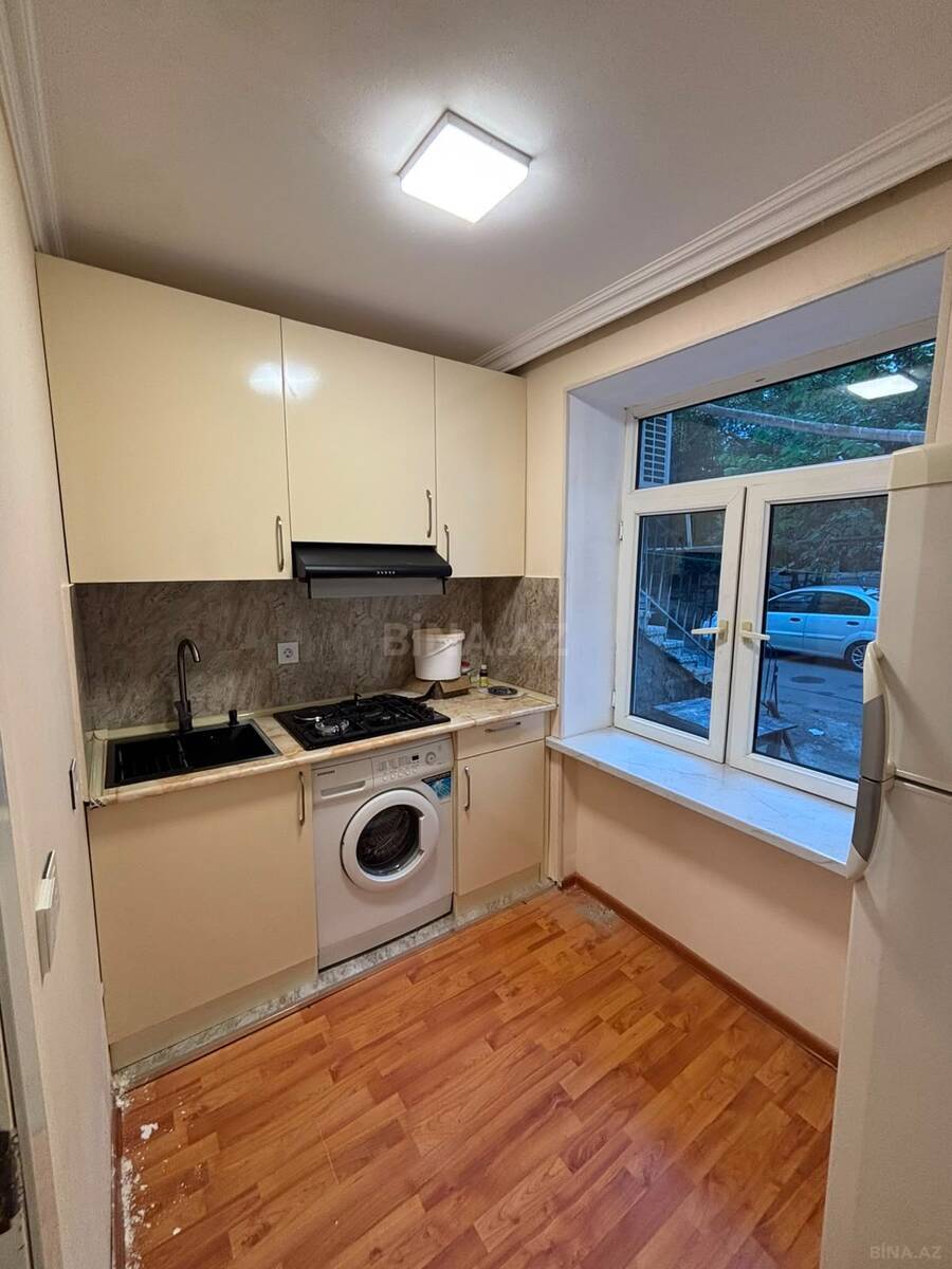 2 otaqlı Köhnə tikili, Elmlər Akademiyası m., Bakı