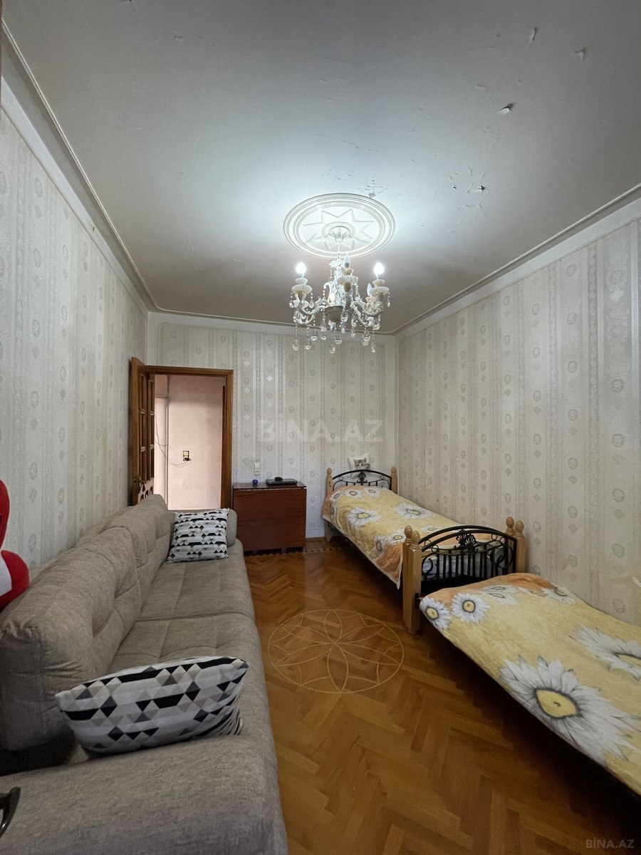 4 otaqlı Köhnə tikili, Azadlıq Prospekti m., Bakı