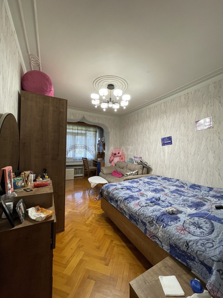 4 otaqlı Köhnə tikili, Azadlıq Prospekti m., Bakı