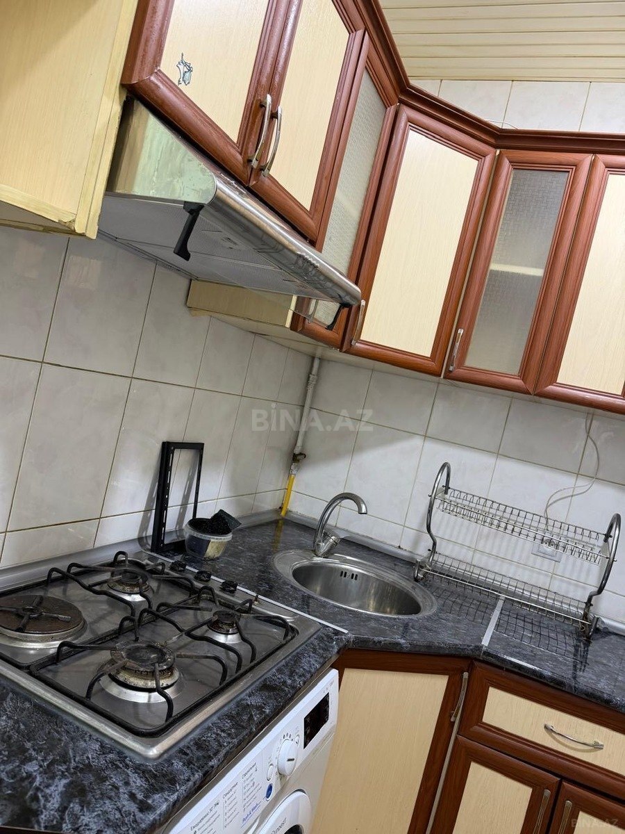1 otaqlı Köhnə tikili, Memar Əcəmi m., Bakı