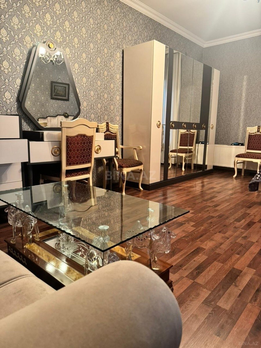2 otaqlı Köhnə tikili, İnşaatçılar m., Bakı