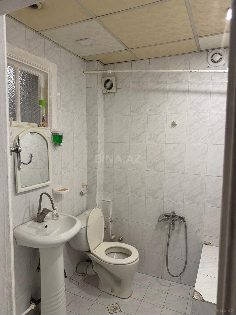 3 otaqlı Köhnə tikili, Elmlər Akademiyası m., Bakı
