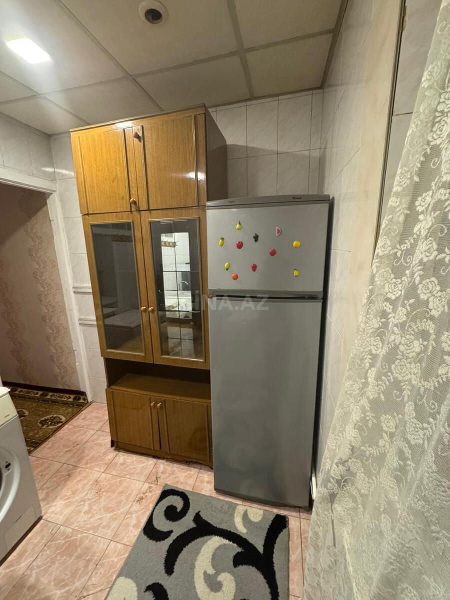 3 otaqlı Köhnə tikili, Elmlər Akademiyası m., Bakı