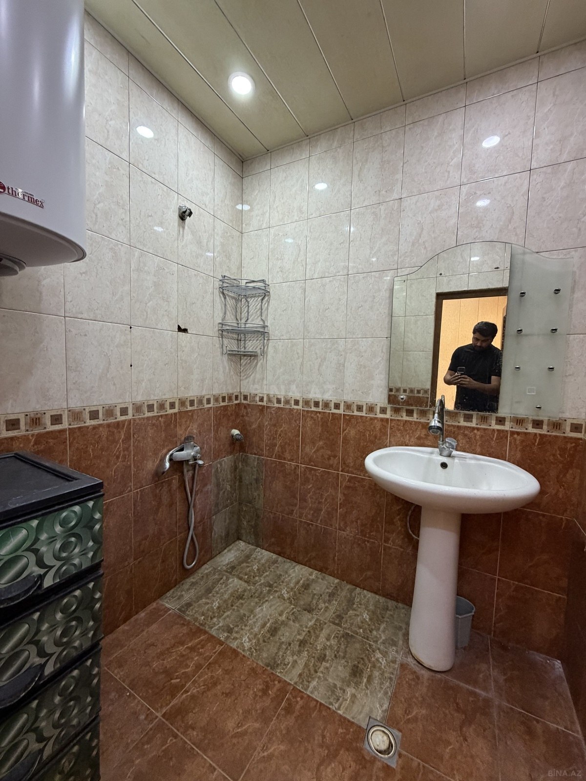2 otaqlı Köhnə tikili, Bakıxanov q., Bakı