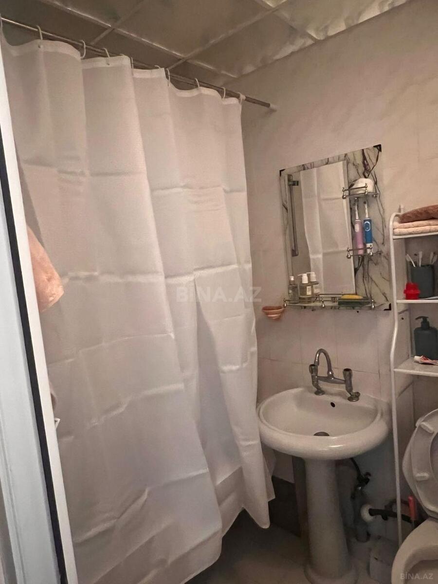 2 otaqlı Köhnə tikili, Elmlər Akademiyası m., Bakı