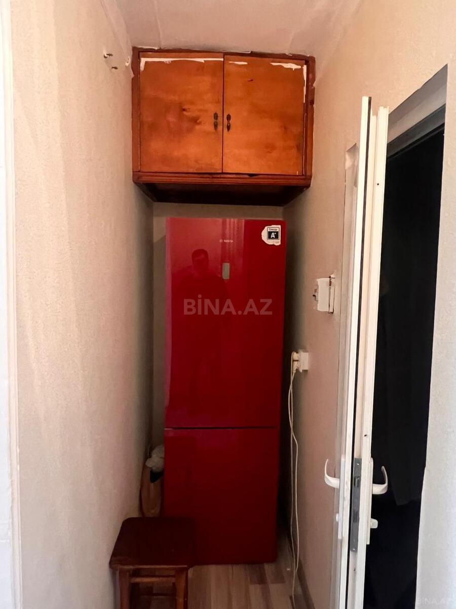 2 otaqlı Köhnə tikili, Elmlər Akademiyası m., Bakı