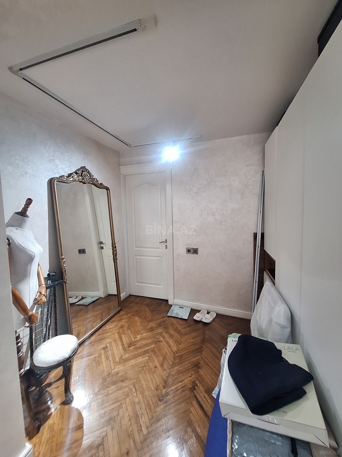 3 otaqlı Köhnə tikili, İnşaatçılar m., Bakı