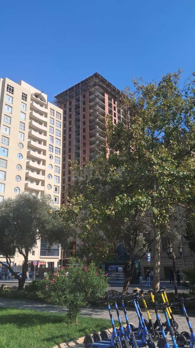 4 otaqlı Yeni tikili, Şah İsmayıl Xətai m., Bakı