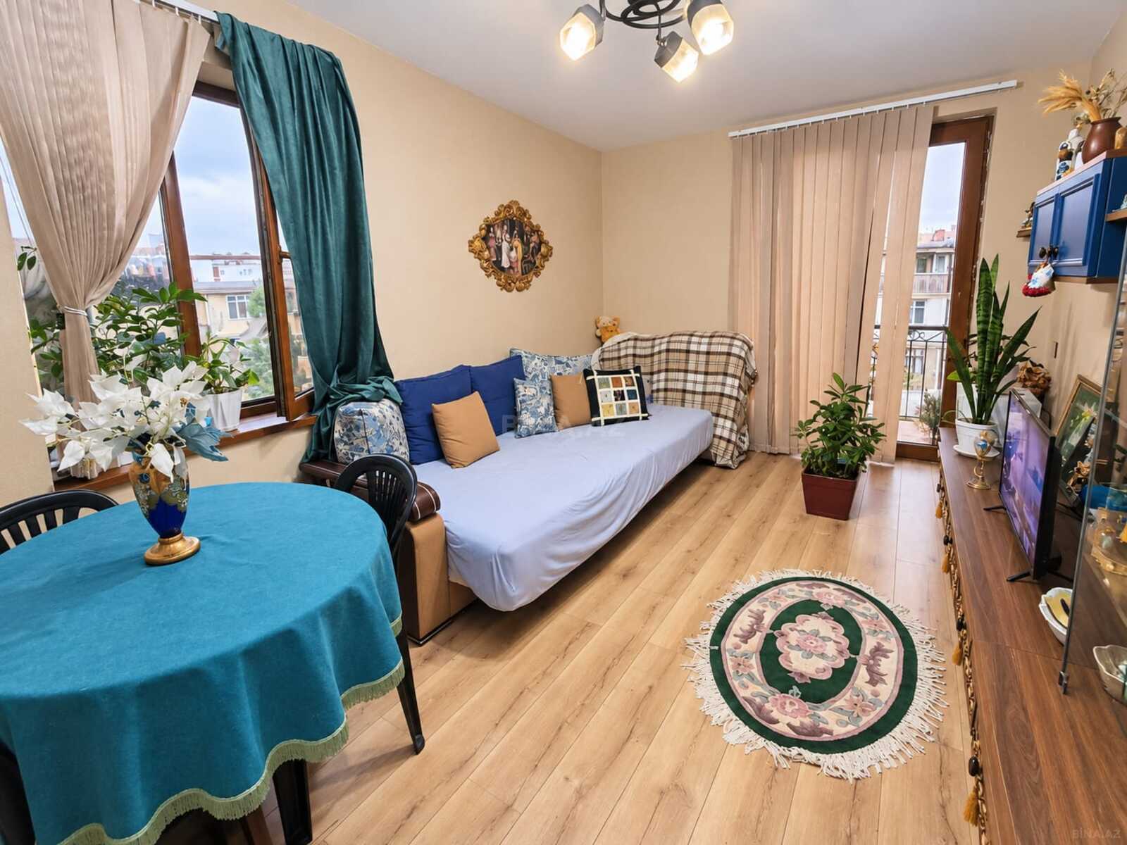 1 otaqlı Köhnə tikili, Qara Qarayev m., Bakı
