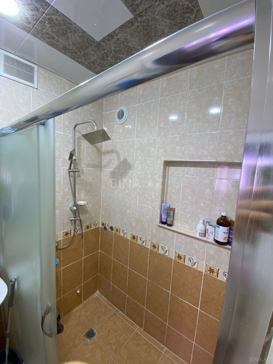 3 otaqlı Köhnə tikili, Memar Əcəmi m., Bakı