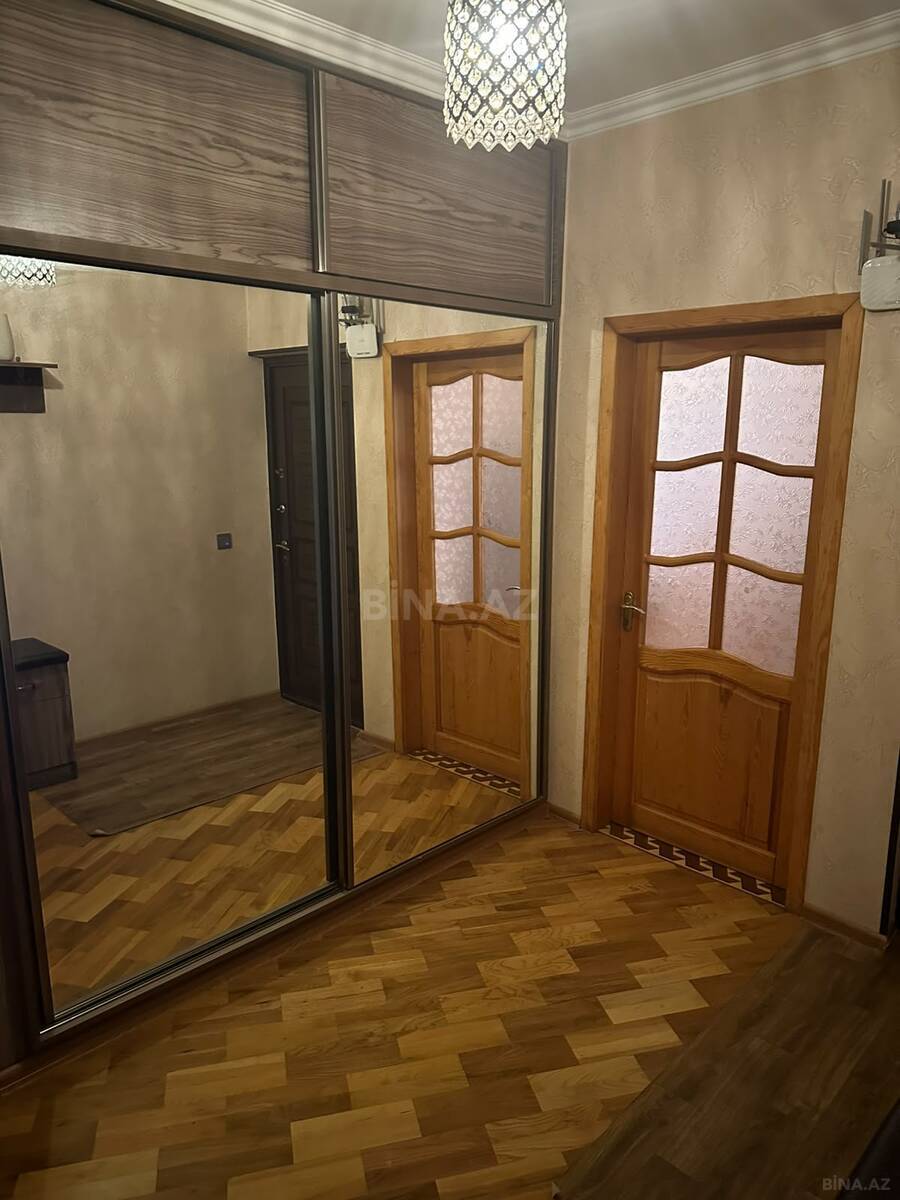 4 otaqlı Köhnə tikili, Yeni Günəşli q., Bakı