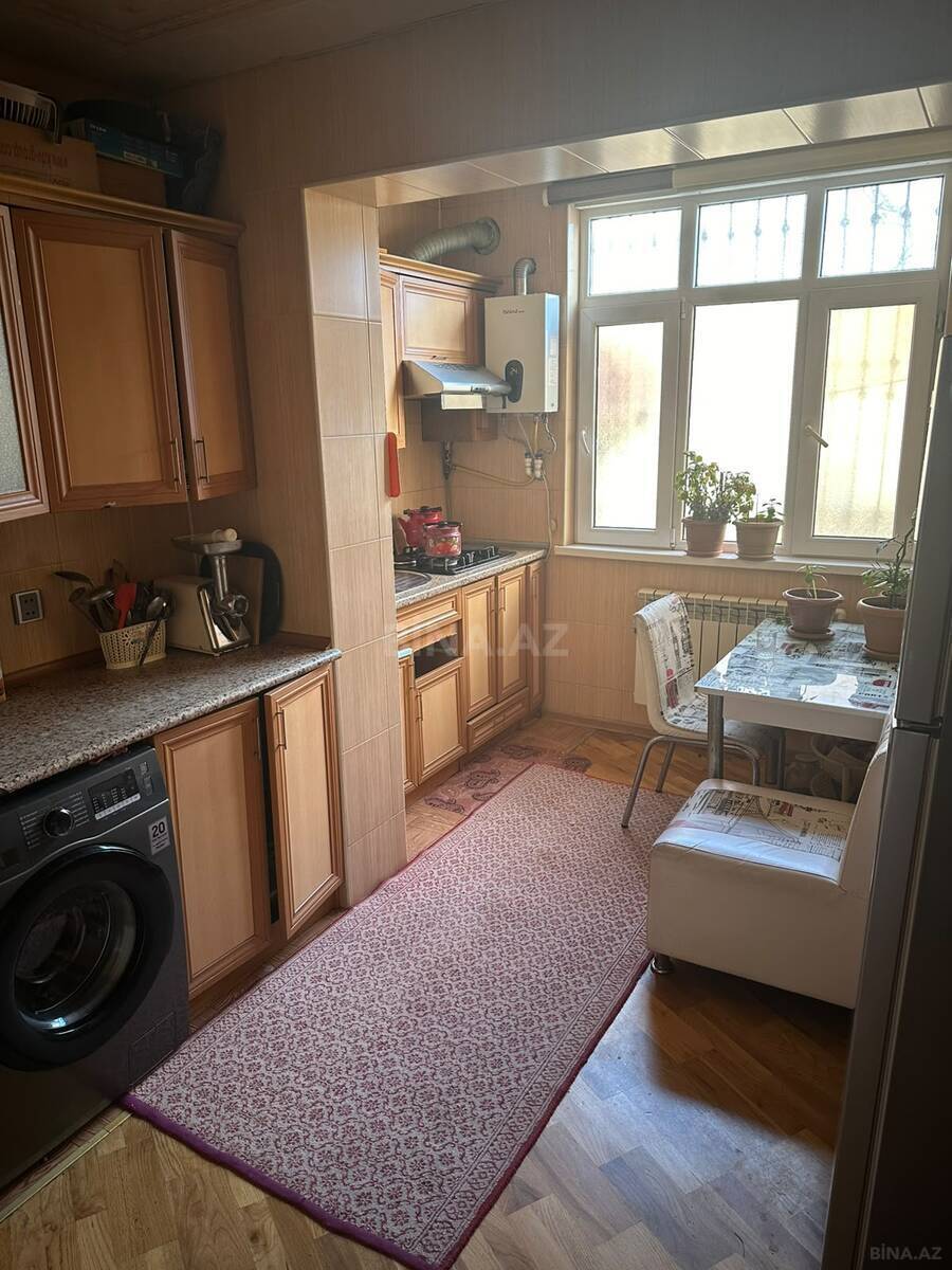 4 otaqlı Köhnə tikili, Yeni Günəşli q., Bakı