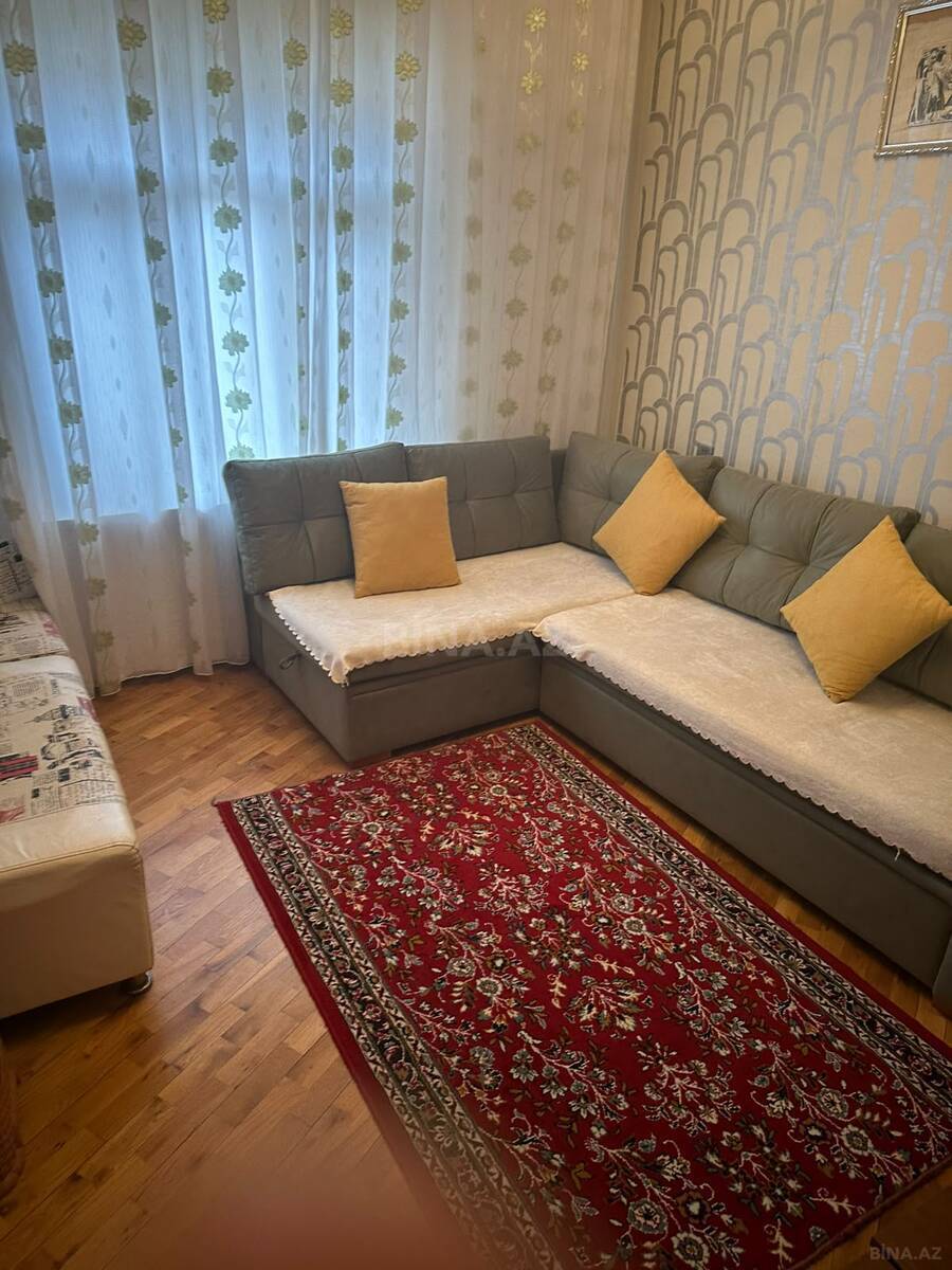 4 otaqlı Köhnə tikili, Yeni Günəşli q., Bakı