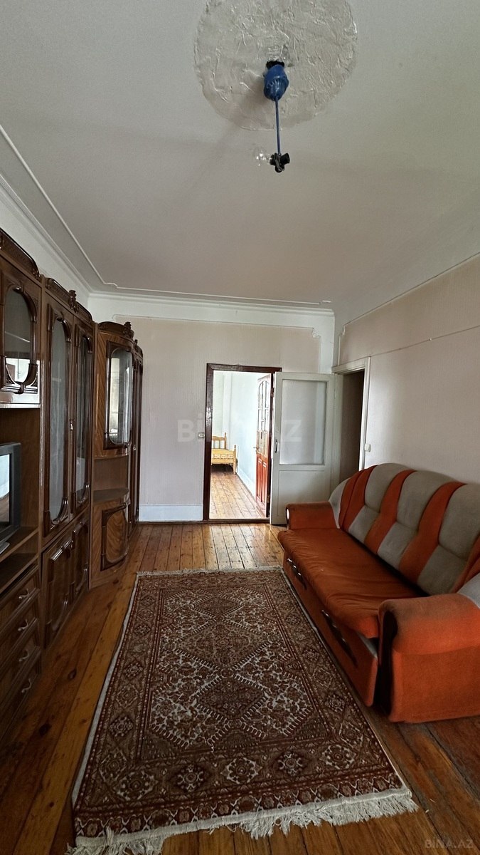 2 otaqlı Köhnə tikili, Memar Əcəmi m., Bakı