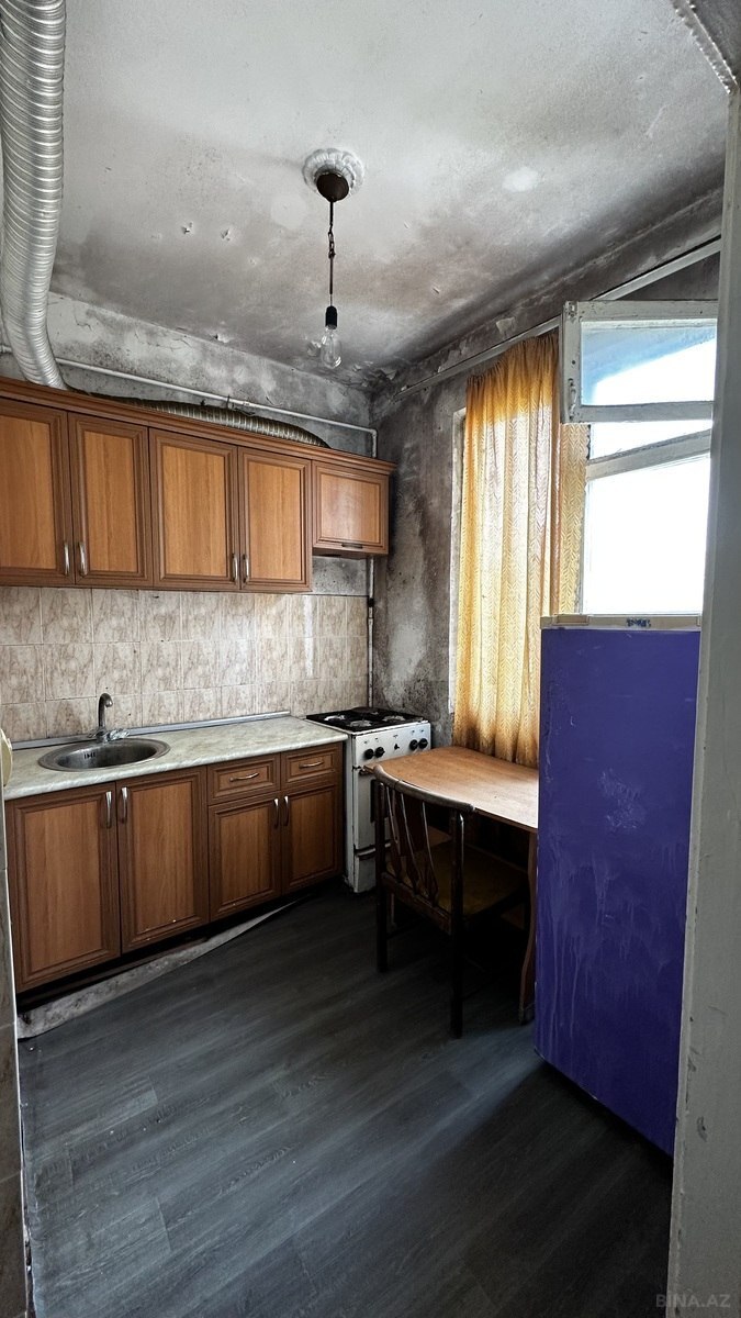 2 otaqlı Köhnə tikili, Memar Əcəmi m., Bakı
