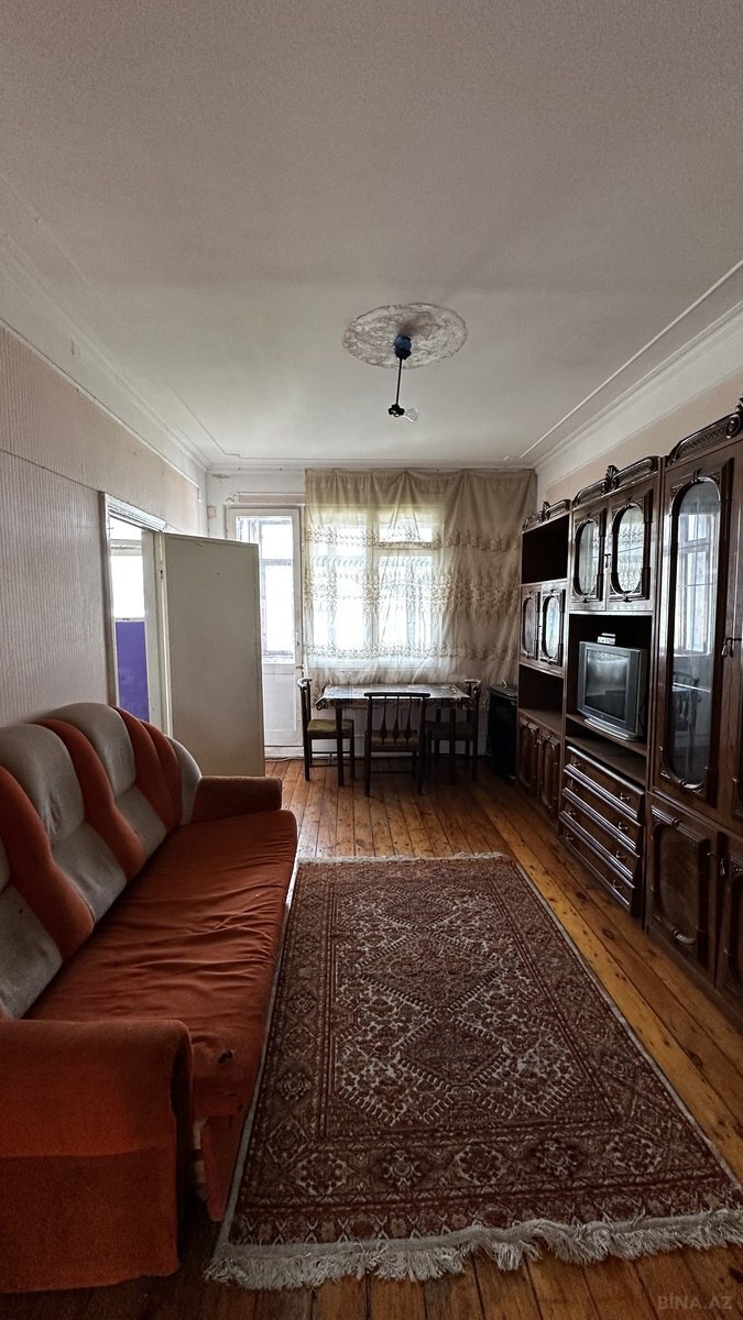 2 otaqlı Köhnə tikili, Memar Əcəmi m., Bakı